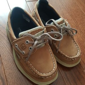 Boys Sperry shoes. Excellent condition. Sz 9